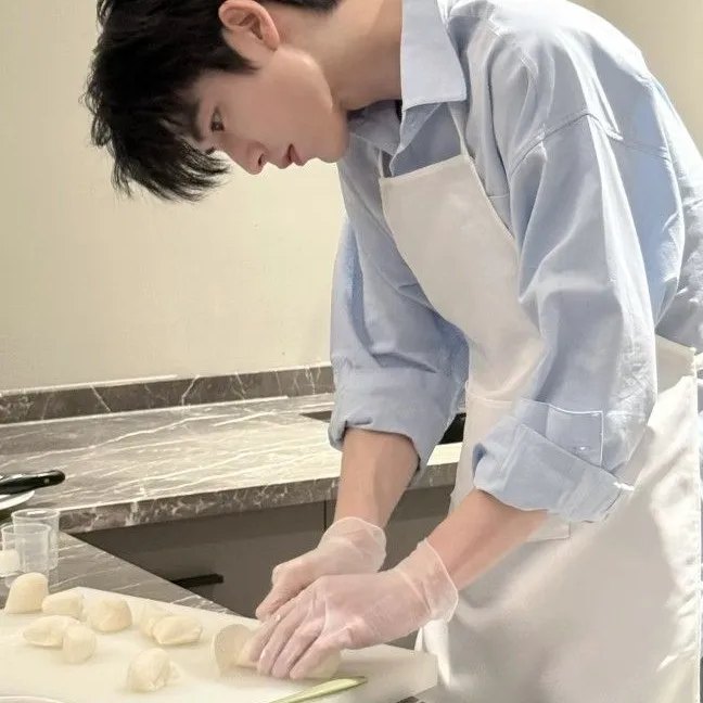 아그라자: 글로벌 채팅 온라인 서비스를 위한 다국어 AI 대화 파트너 아이콘