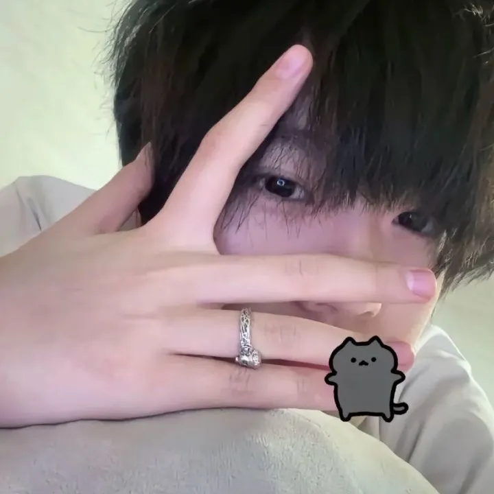 Minimalist Junwoo avatar for google chat integration, featuring adaptive emotional expressions