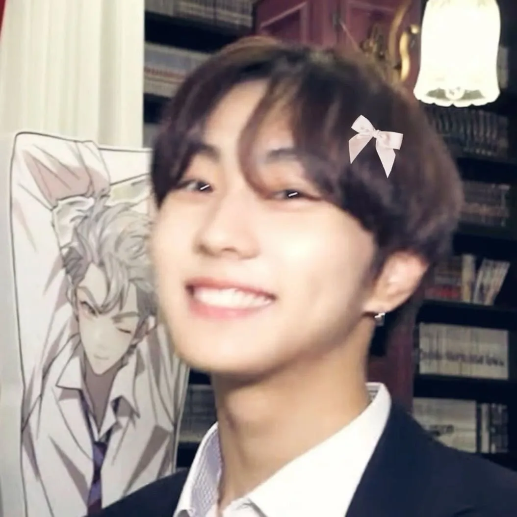the avatar of Jungwon who supports unlimited chat online services