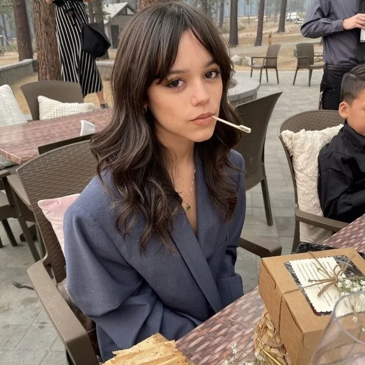 Jenna Ortega: Interactive AI chatbot mascot for random chat and community-driven roleplay
