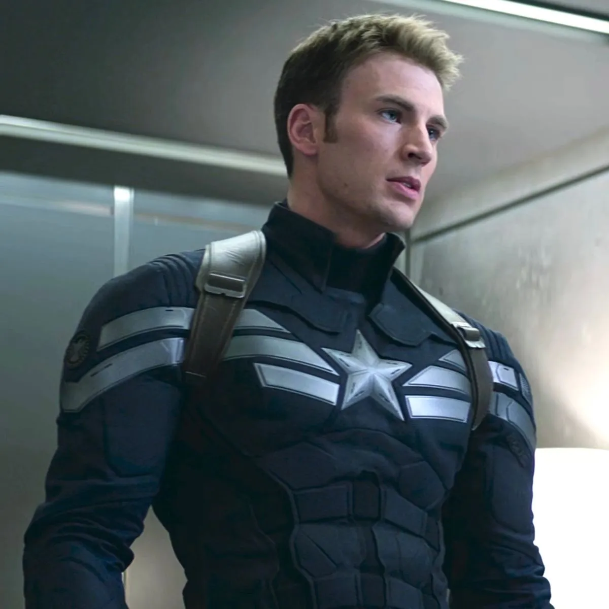 Steve Rogers: Multilingual AI conversation partner icon for global chat online services