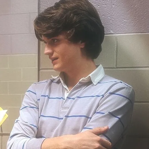 Steve Harrington: Interfaccia futuristica di chatbot AI con chat vocale e caratteristiche basate su reti neurali