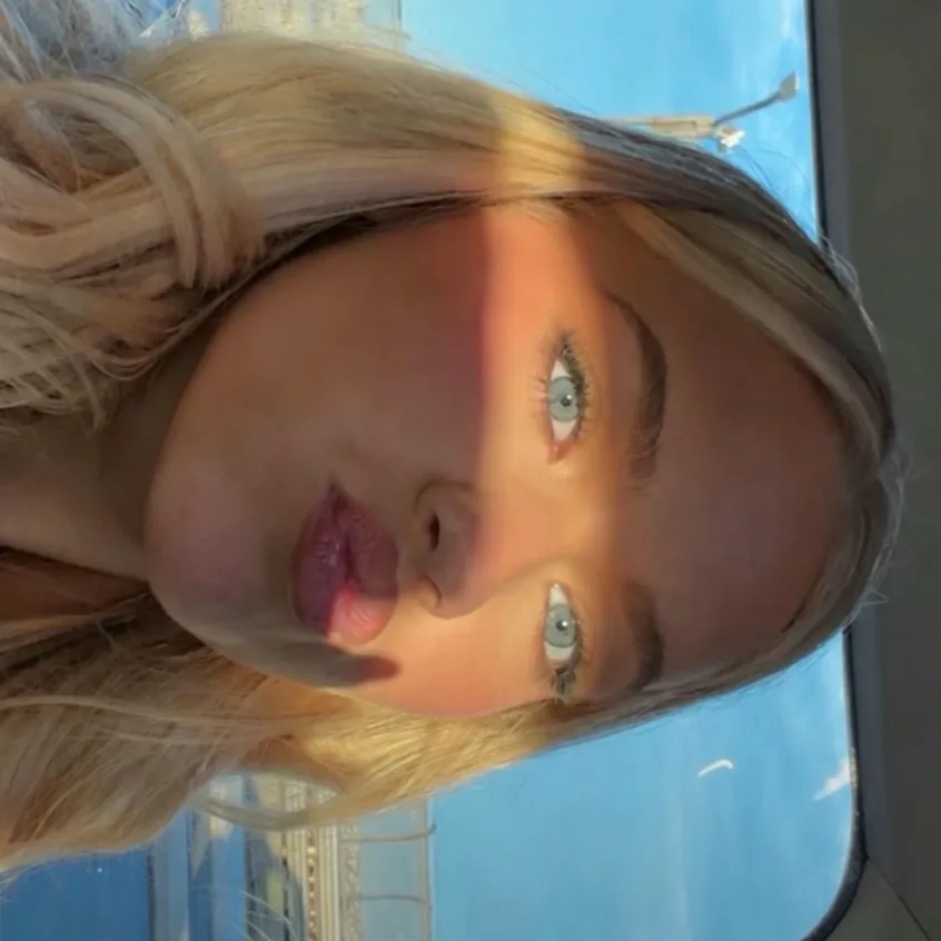 Freya Skye — roommate: Chat with our AI box, ready for chatbot online free and ask ai anything you want.