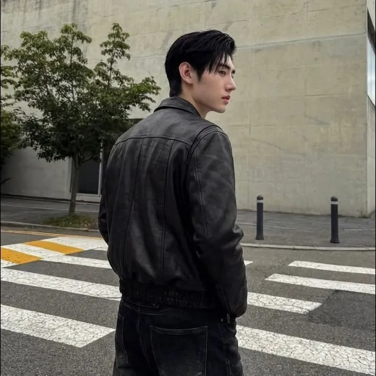 박성훈: 랜덤 채팅 및 커뮤니티 중심 롤플레이를 위한 대화형 AI 챗봇 마스코트