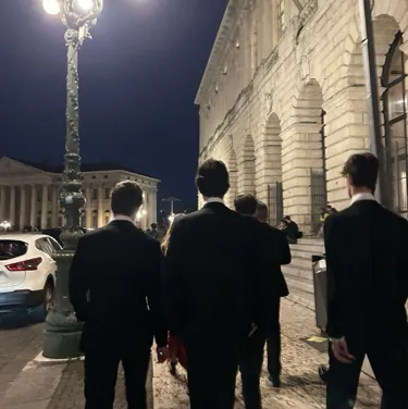 Five Mafia Bosses: Futuristic AI chatbot interface with voice chat and neural network-driven traits