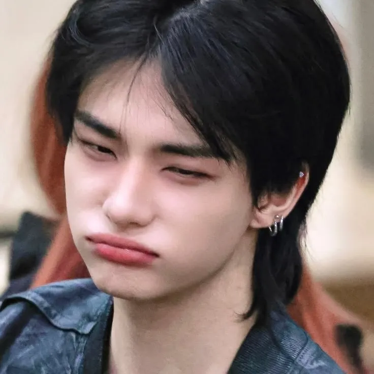 character Hyunjin for NSFW chatbot and creative roleplay
