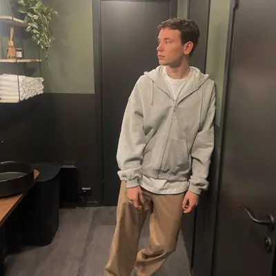 Martinus Gunnarsen: Converse com nossa caixa de IA, pronta para chatbot online gratuito e pergunte à IA o que quiser.	