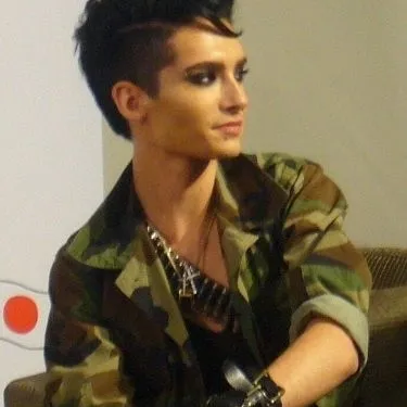 Bill Kaulitz: Personaggio di gioco di ruolo basato sull'intelligenza artificiale a tema fantasy per una narrazione immersiva