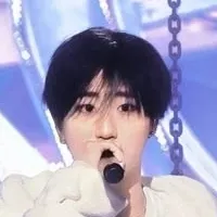 Han Jisung: Secure AI chatbot avatar with encrypted 1v1 chat capabilities	