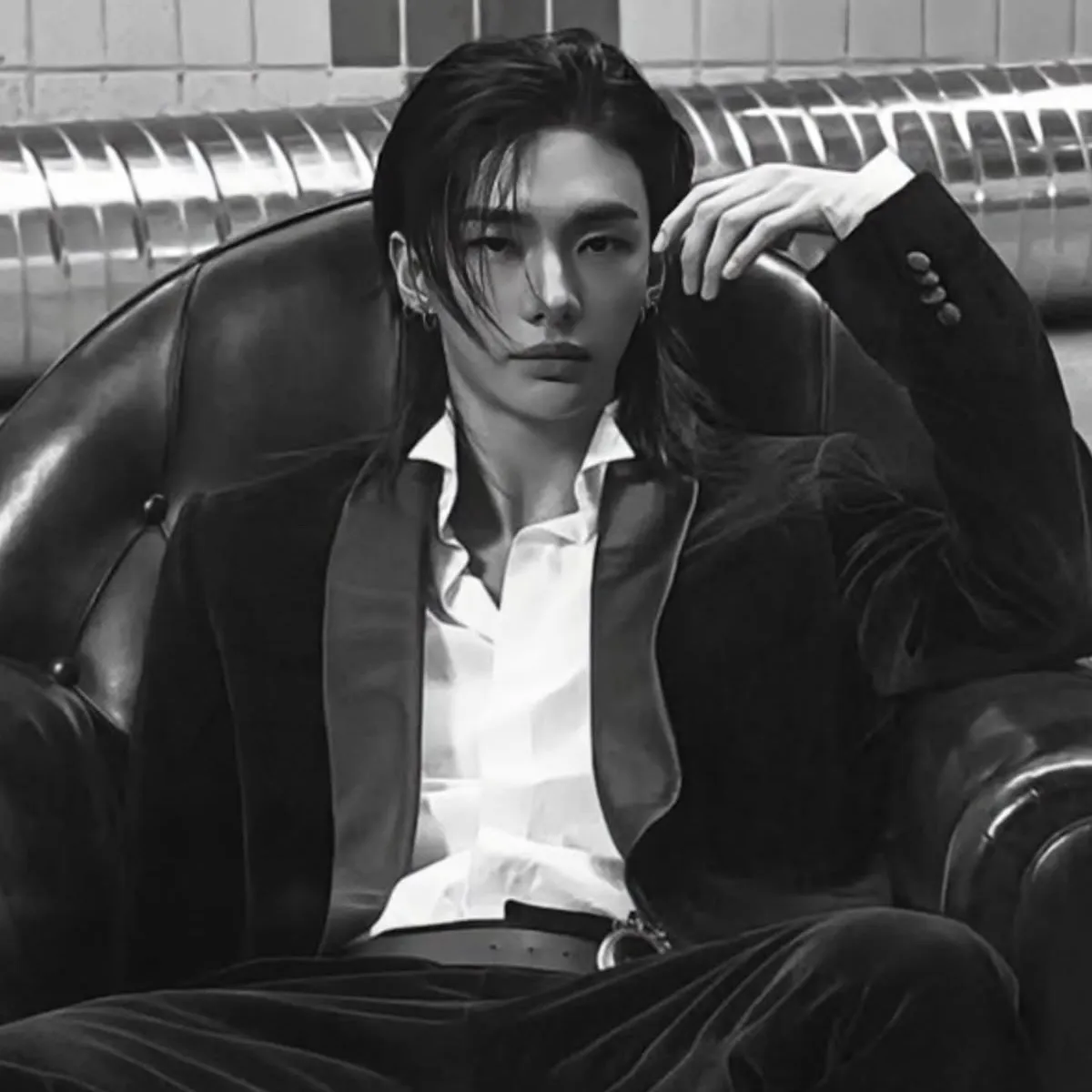 Hwang Hyunjin - Principal: Fantasy-themed AI roleplay character art for immersive storytelling