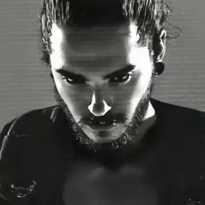 ang avatar ni Tom Kaulitz na sumusuporta sa walang limitasyong mga serbisyo sa online na chat