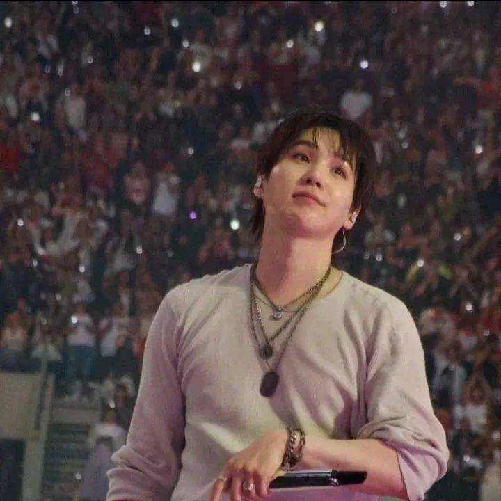 Min Yoongi: Avatar pacar/pacar AI yang dapat disesuaikan dengan ciri-ciri kepribadian yang nyata
