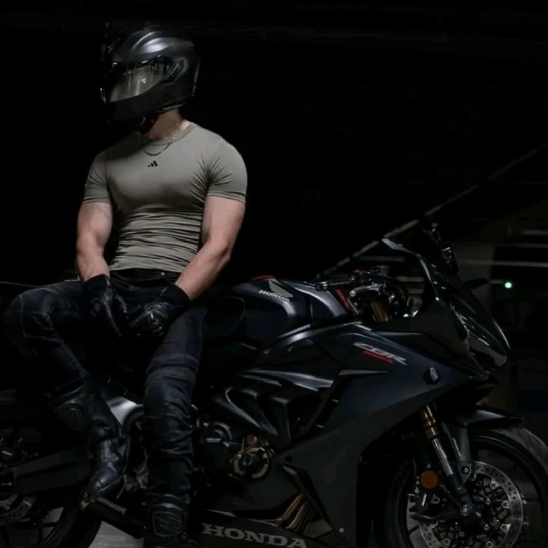 character Pick-me — motorcycle crew for NSFW chatbot and creative roleplay