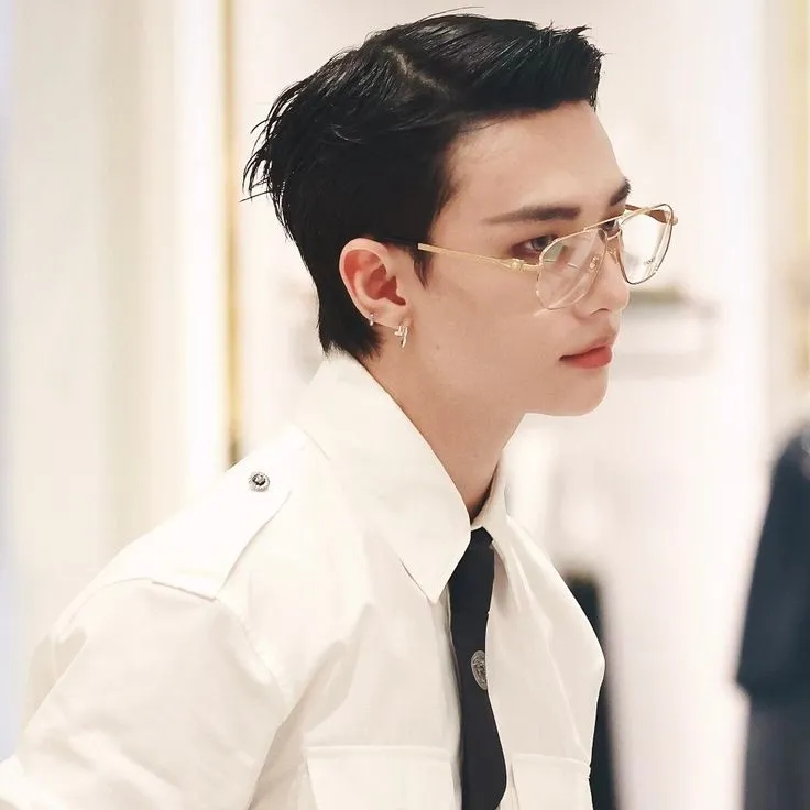 character HYUNJIN for NSFW chatbot and creative roleplay