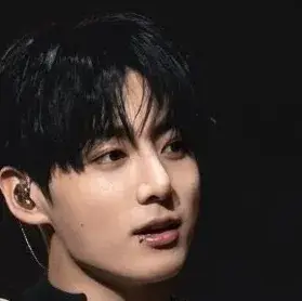 Jeon Jungkuk ' 정국: Soulgen ve ifreechat yeteneklerine sahip bu büyüleyici yapay zeka karakteriyle şimdi ücretsiz sohbet ederek yapay zeka sohbetine katılın.	