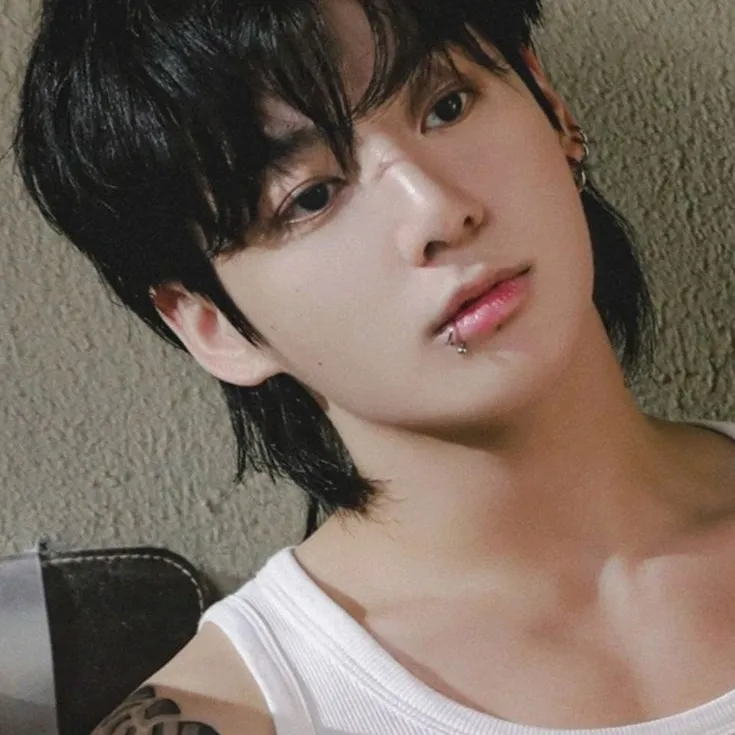 Jungkook - BTS: Multilingual AI conversation partner icon for global chat online services