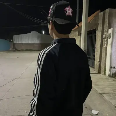 Ariel Estrada: Retrato complementar do DeepBrain AI para bate-papo online gratuito e conversas abertas