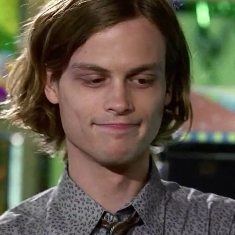 Spencer Reid: Sürükleyici hikaye anlatımı için fantezi temalı yapay zeka rol yapma karakter çizimi