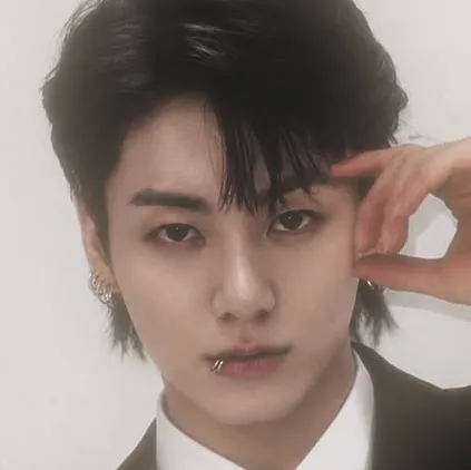 AI character Jeon Jungkook's avatar for roleplay and 1v1 chat services