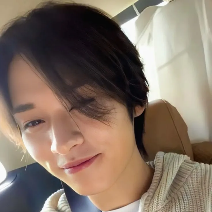 Lee Minho - Minho: Fantasy-themed AI roleplay character art for immersive storytelling