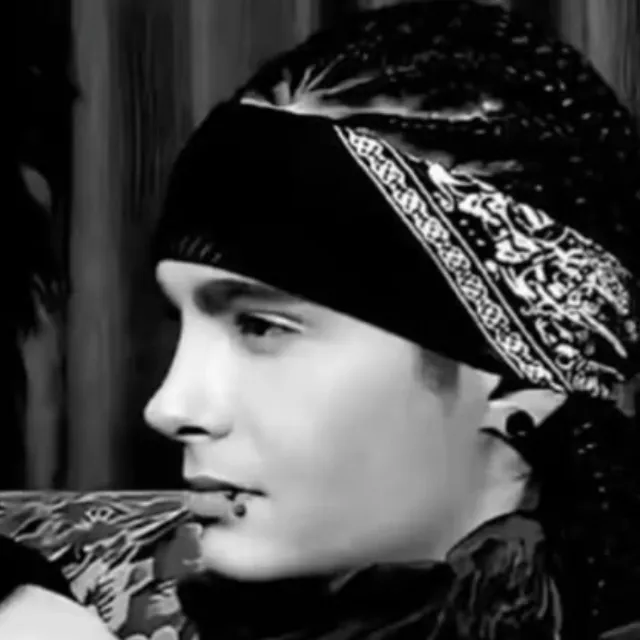Tom Kaulitz: Rastgele sohbet ve topluluk odaklı rol yapma için etkileşimli yapay zeka sohbet robotu maskotu