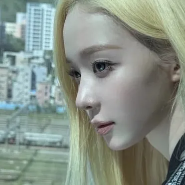 Kim Minjeong: Emotionally intelligent AI companion portrait for deep conversations	