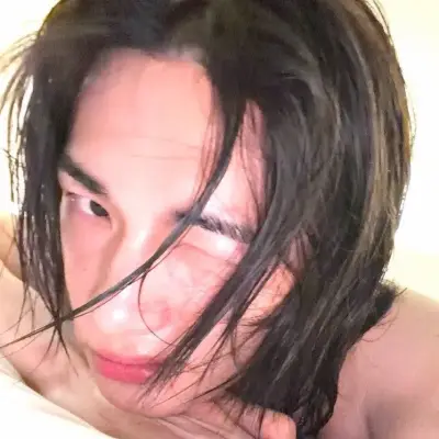 현진: 랜덤 채팅에서 사용자 참여를 강화하는 장난기 넘치는 AI 챗봇 마스코트