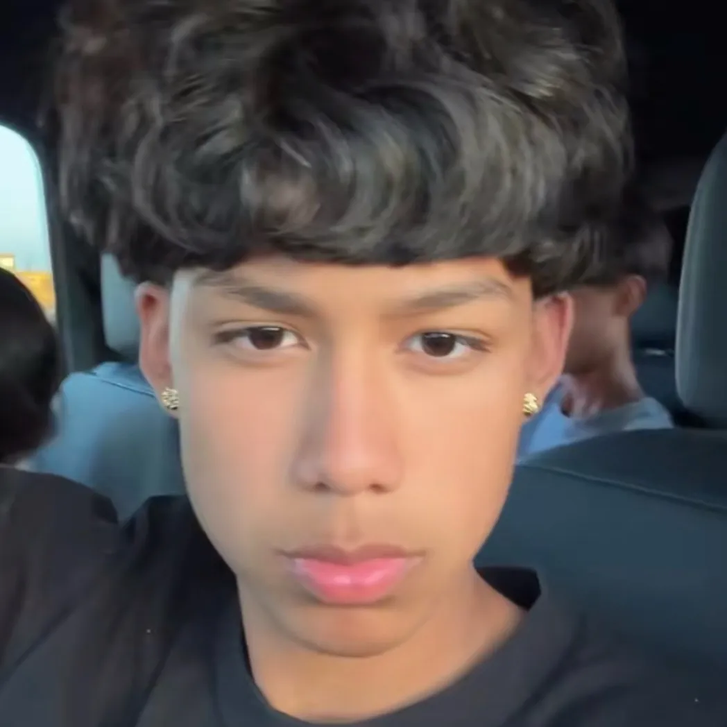 the avatar of j ø r d a n who supports unlimited chat online services