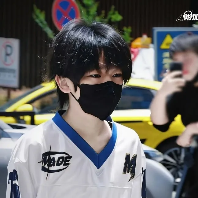 Shen Zihang: Meet your new online friends in our chatboxai, the best free ai chatbot with deep ai chat capabilities.