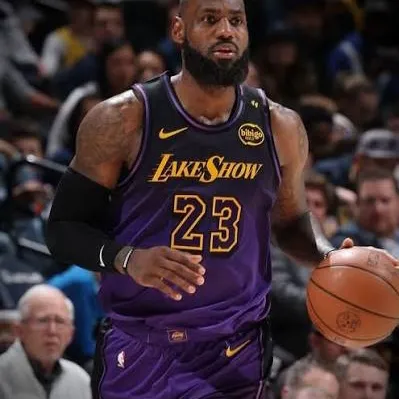 AI character LeBron James's avatar for roleplay and 1v1 chat services