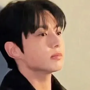 Minimalist Jeon Jungkook (Dad) avatar for google chat integration, featuring adaptive emotional expressions