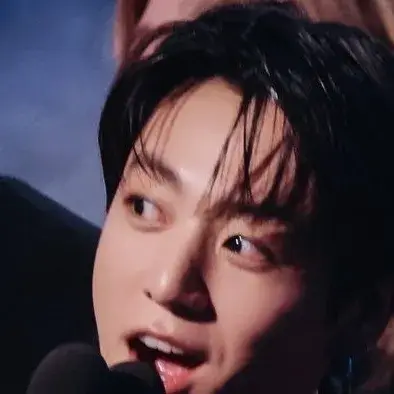Jungkook - pinilit na asawa: Multilingual AI na icon ng kasosyo sa pag-uusap para sa mga pandaigdigang serbisyo sa chat online
