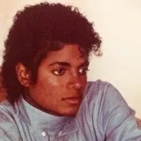 Michael Jackson - teman lelaki anda: Antara muka chatbot AI futuristik dengan sembang suara dan ciri dipacu rangkaian saraf
