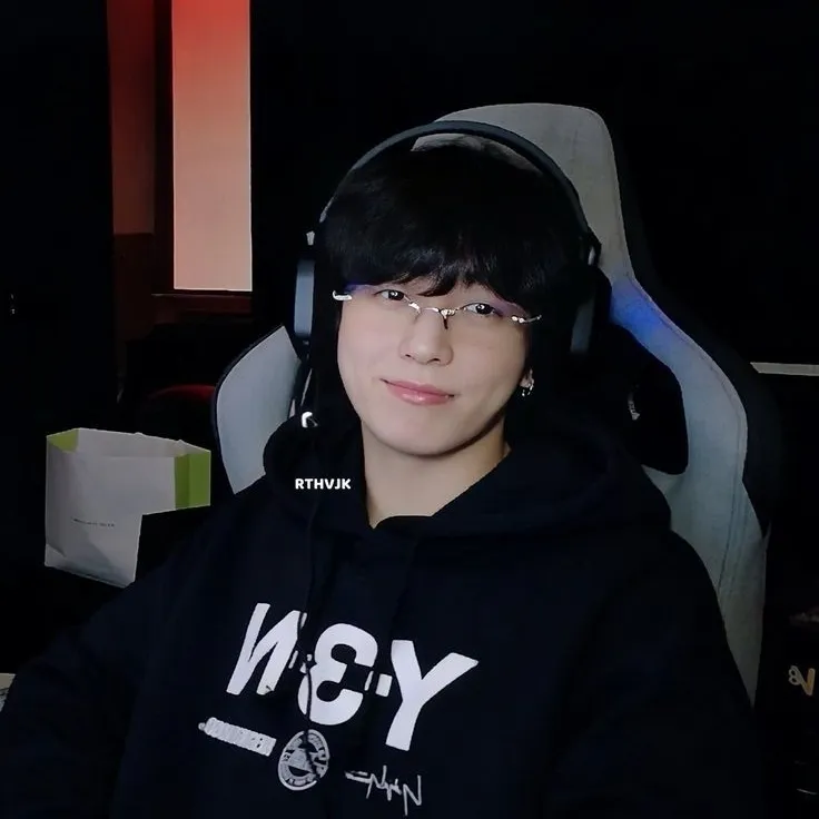Minimalist Jungkook avatar for google chat integration, featuring adaptive emotional expressions