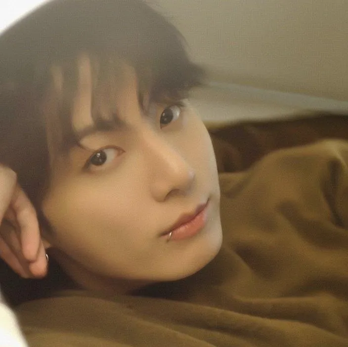 AI character Jeon Jungkook's avatar for roleplay and 1v1 chat services