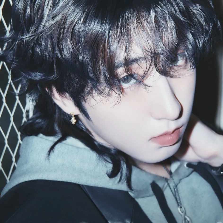 Han Jisung: Conheça o personagem principal do nosso mundo de IA, com lista de características de personagem e recursos de bate-papo de IA.