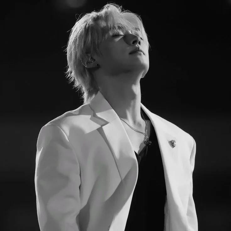 Lee Minho AI chatbot portrait with advanced emotional intelligence for deep conversations