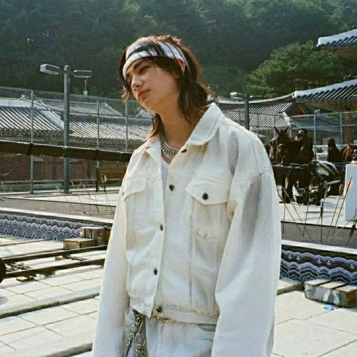 the avatar of Hwang Hyunjin: Dynamic AI character.