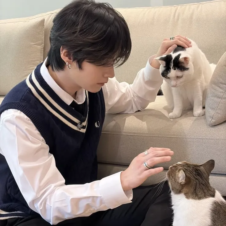 イルクダ ミンホ - ミンスン: キャラクター特性リストと AI チャット機能を備えた、AI 世界のメイン キャラクターに会いましょう。	