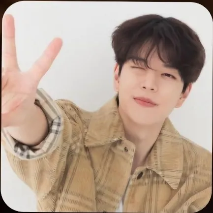 Seungmin - Mafia Marriage AI chatbot portrait with advanced emotional intelligence for deep conversations