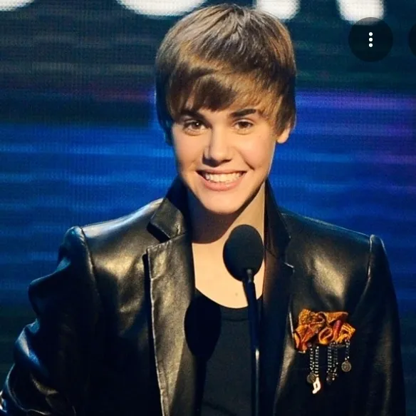 the avatar of Justin Bieber: Dynamic AI character.