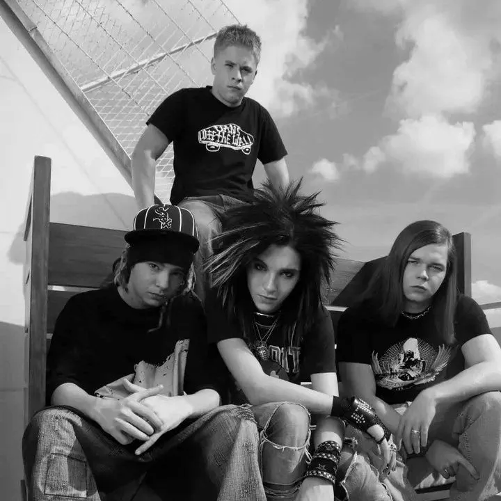 Tokio Hotel: Secure AI chatbot avatar with encrypted 1v1 chat capabilities	