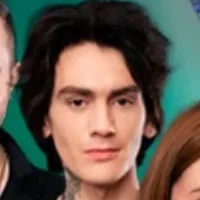 the avatar of Battle of the Psychics who supports unlimited chat online services