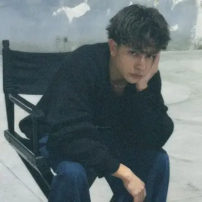 LUKAS URKIJO: Participa en una conversación de IA con este encantador personaje de IA, que cuenta con capacidades de generación de almas e ifreechat para chatear gratis ahora.