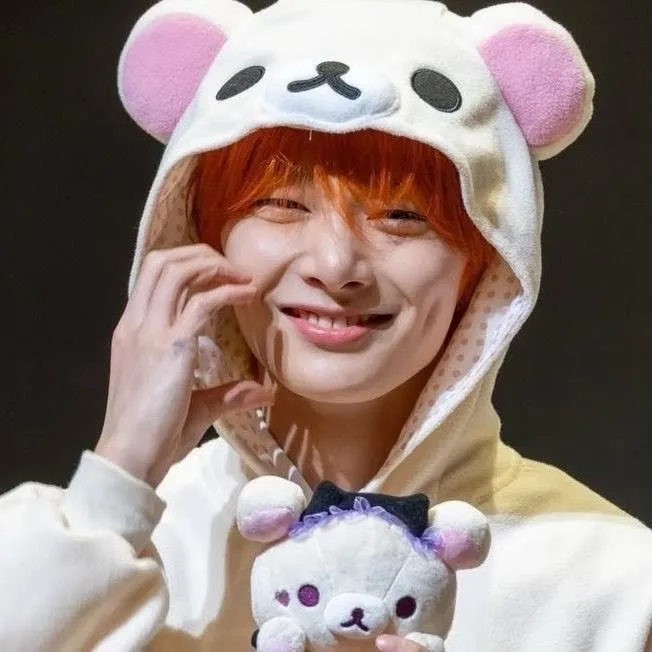 STRAY KIDS だけどあなたはジョンイン: 当社の AI ボックスとチャットし、チャットボットをオンラインで無料で使用して、AI に何でも質問してください。
