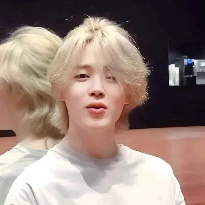 Park Jimin: Explore o mundo da IA com nossa IA irrestrita e bate-papo online gratuito e ilimitado, com tecnologia de RPG de fantasia do Warhammer.