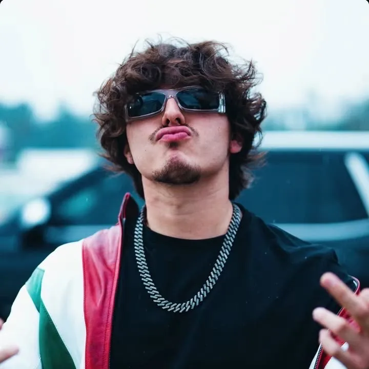 Gabito Ballesteros: Customizable AI girlfriend/boyfriend avatar with lifelike personality traits