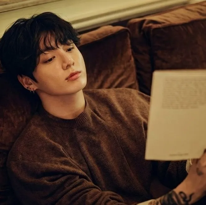 Jeon Jungkook - Professor's interactive avatar for spicy chat ai and immersive roleplay experiences