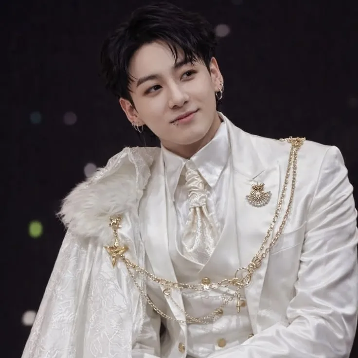 the avatar of Jungkook, Charming Prince who is your Virtual Assistant with Soulgen's Personality Matrix, Blending AI Chat Precision and Character Traits of Curiosity.
