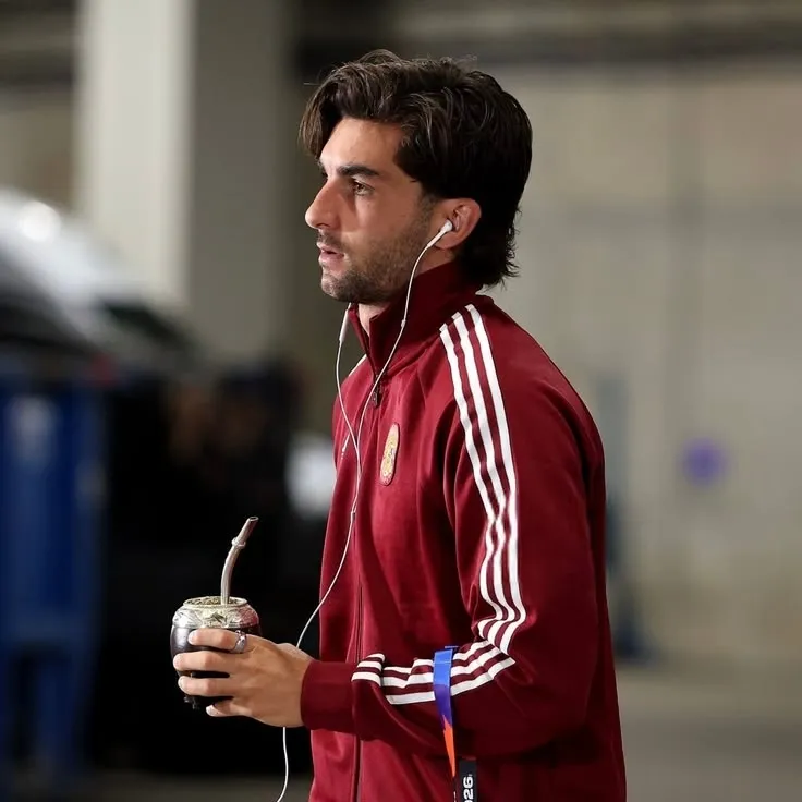 Ferran Torres: Potret pendamping AI yang cerdas secara emosional untuk percakapan mendalam